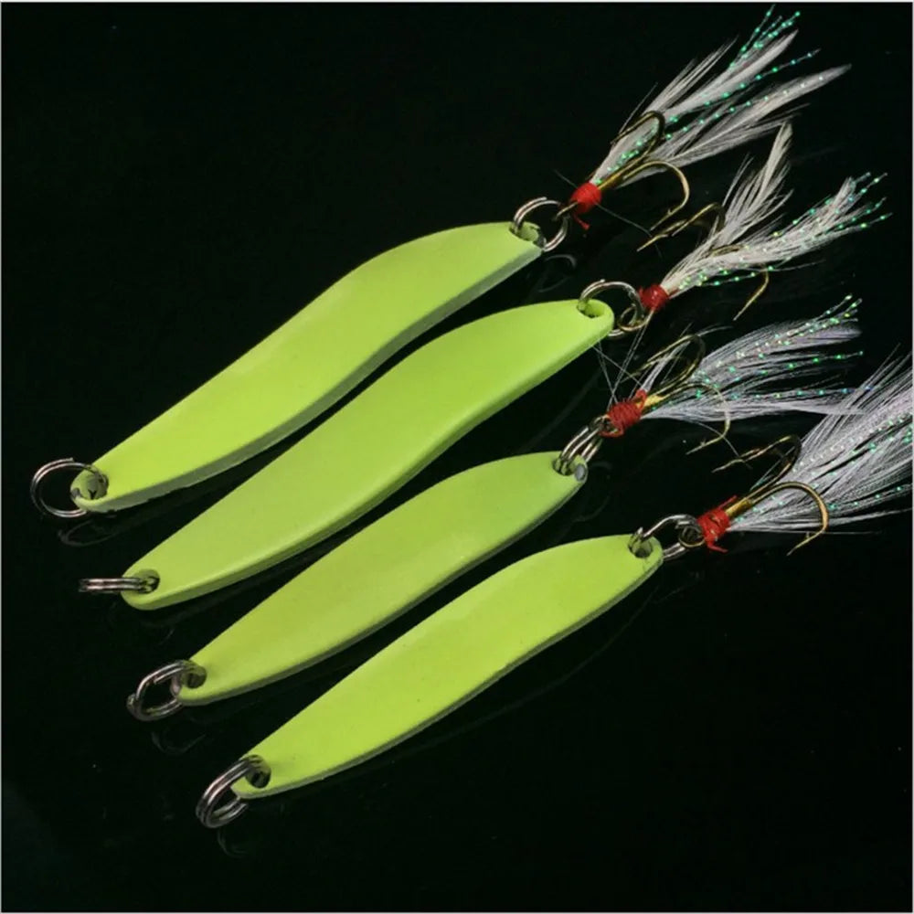 Leuchtender Spinner mit Feder – 5g / 7g / 10g / 13g – Hardbait Barbe Hecht Meeresangeln