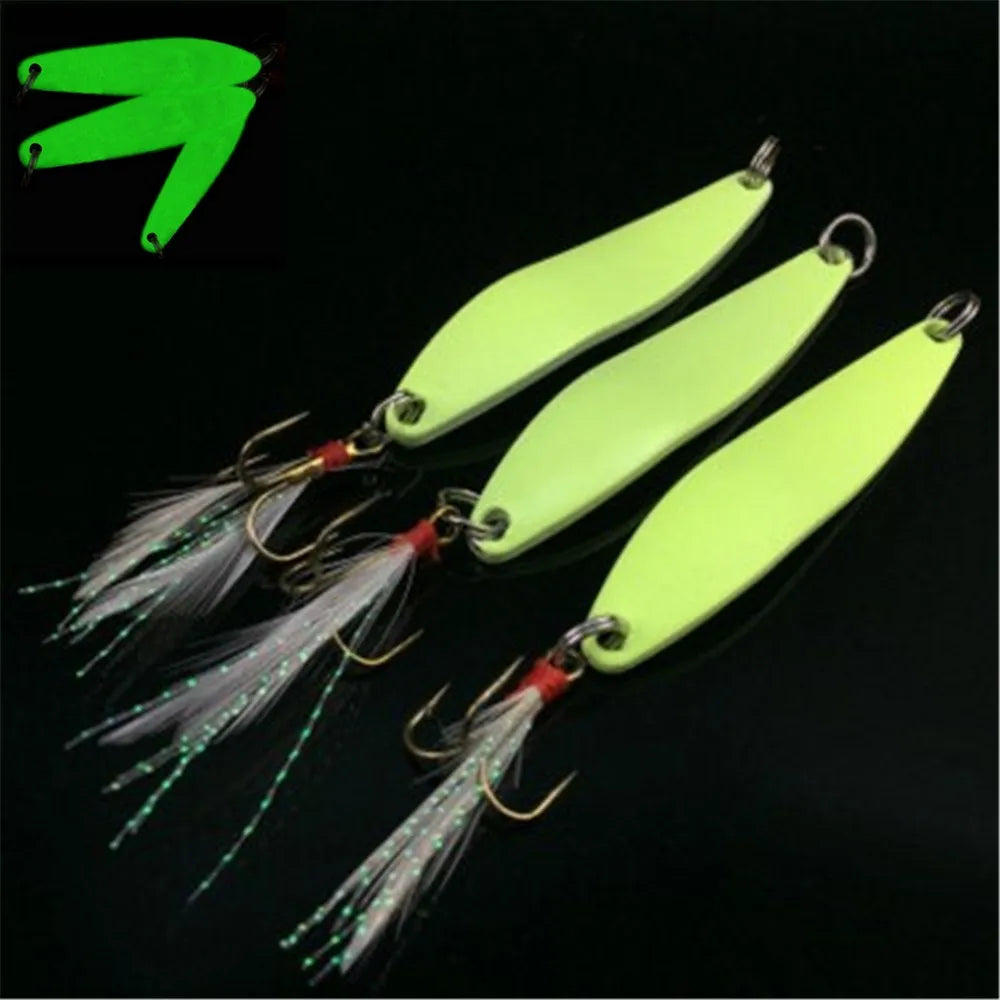 Leuchtender Spinner mit Feder – 5g / 7g / 10g / 13g – Hardbait Barbe Hecht Meeresangeln