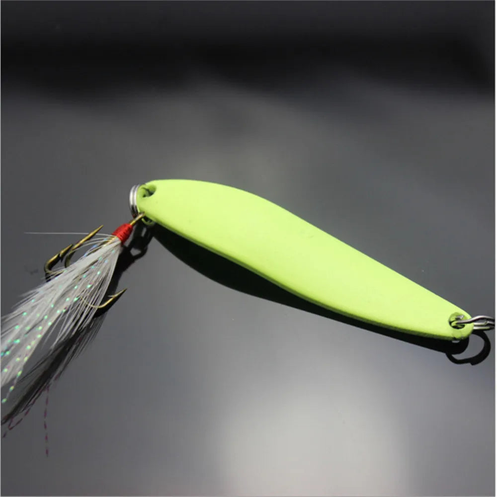 Leuchtender Spinner mit Feder – 5g / 7g / 10g / 13g – Hardbait Barbe Hecht Meeresangeln