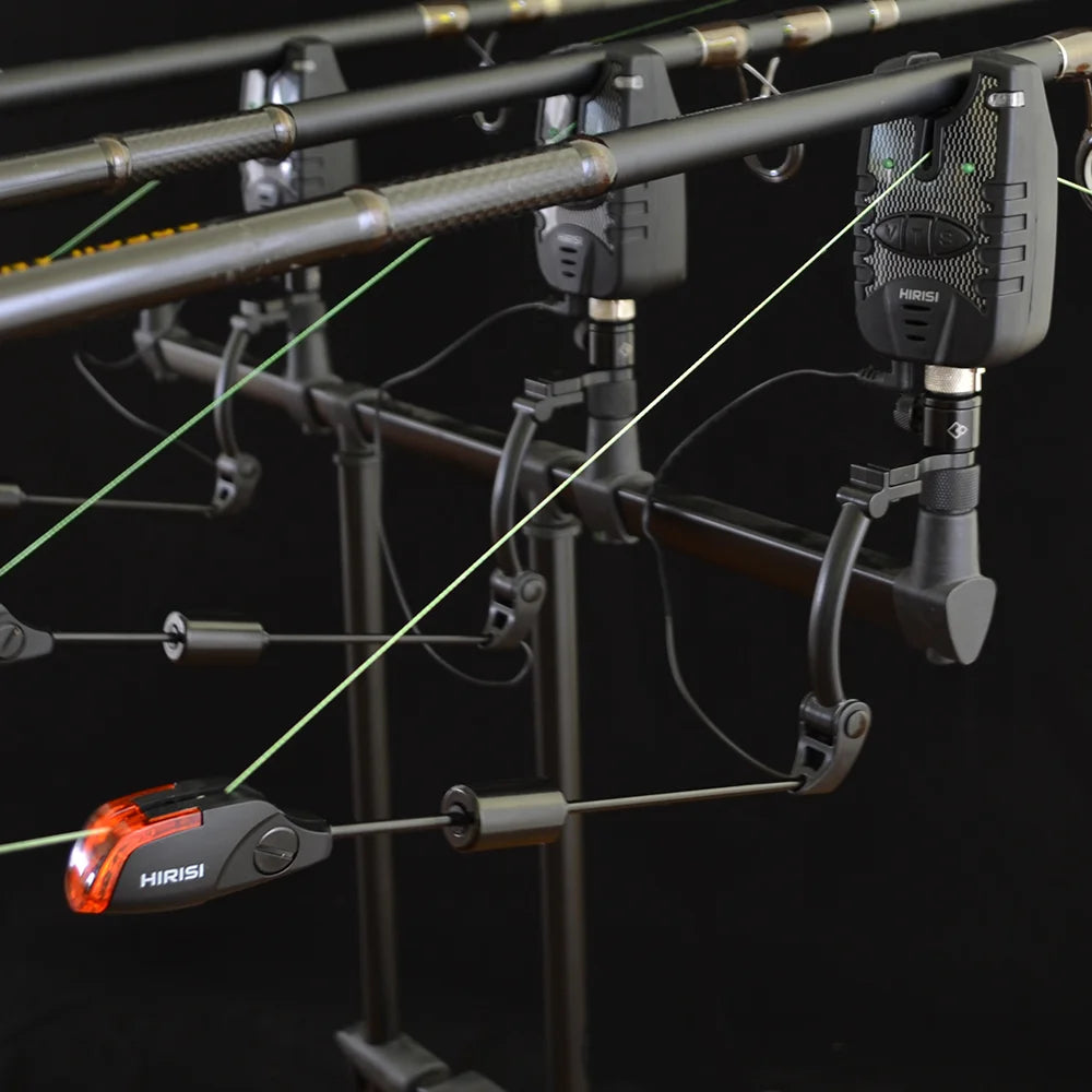 Alarme Carpe Hirisi Swinger LED – Lot de 4 Indicateurs de Touchée avec Socle Amovible B2011